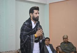 केंद्रीय खाद्य प्रसंस्करण उद्योग मंत्री श्री चिराग पासवान ने अरुणाचल प्रदेश के पक्के केसांग ज़िले का दौरा किया। जिसके दौरान उन्होंने अपने सम्बोधन में कहा कि "माननीय प्रधानमंत्री श्री नरेंद्र मोदी जी के नेतृत्व में पूर्वोत्तर भारत को देश का अंतिम नहीं, बल्कि प्रथम और रणनीतिक दृष्टि से अत्यंत महत्वपूर्ण क्षेत्र के रूप में देखा जाता है। भारत सरकार इस क्षेत्र की समृद्ध सांस्कृतिक विरासत और विकास की अपार संभावनाओं को ध्यान में रखते हुए इसके समावेशी और सतत् विकास के लिए पूर्णतः प्रतिबद्ध है।"  #ProcessingForProsp