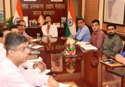 केंद्रीय खाद्य प्रसंस्करण उद्योग मंत्री श्री चिराग पासवान की अध्यक्षता में आज पंचशील भवन, नई दिल्ली में एक बैठक आयोजित हुई, जिसके दौरान ग्लोबल फूड इवेंट #WorldFoodIndia2025 की चल रही तैयारियों की समीक्षा की गई। साथ ही बैठक में उन्होंने इवेंट के कई पहलुओं पर अपने दिशानिर्देश भी दिए।