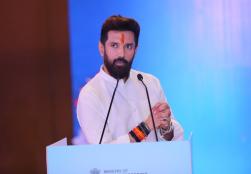 केंद्रीय मंत्री श्री चिराग पासवान ने #WFI2024 के उद्घाटन के दौरान अपने संबोधन में अत्याधुनिक तकनीकों को अपनाने, ग्रामीण रोजगार को बढ़ावा देने, महिला उद्यमियों को सशक्त बनाने और एग्री-फूड क्षेत्र में निवेश व इनोवेशन को प्रोत्साहित करने में भारत की प्रगति को रेखांकित किया।