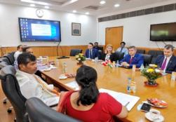 सस्केचेवान सरकार (कनाडा) में व्यापार और निर्यात विकास मंत्री, श्री जेरेमी हैरिसन ने केंद्रीय मंत्री श्री पशुपति कुमार पारस जी से मुलाकात की। इस दौरान द्विपक्षीय व्यापार और संभावित निवेश अवसरों व शोध के विषय पर विस्तार के तरीकों पर भी चर्चा हुई।