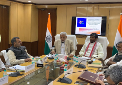 आज दिल्ली स्थित कृषि भवन में खाद्य प्रसंस्करण उद्योग मंत्रालय और पशुपालन और डेयरी विभाग, मत्स्य पालन, पशुपालन और डेयरी मंत्रालय के बीच कई महत्वपूर्ण समझौता ज्ञापन पर हस्ताक्षर हुए। इस समझौता ज्ञापन द्वारा दोनों मंत्रालय इस बात को सुनिचित करेंगे कि लाभार्थियों को मंत्रालय की #PMKSY और #PMFME और पशुपालन और डेयरी विभाग, की डेयरी विकास योजनाओं के तहत अधिक से अधिक लाभ मिल सके।