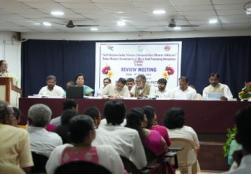 Union Minister of State for @MOFPI_GOI Shri @prahladspatel chaired a review meeting on the implementation of the #PMFMEScheme at Urban Bank Senior Science College in Dapoli. Hon'ble Minister also handed over cheques and certificates to Self-Help Groups there and visited the exhibition of food products prepared by them.