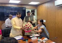 Union Minister of #MOFPI Shri Pashupati Kumar Paras presided over meeting of Hindi Advisory Committee 2023 in august presence of Union Minister of State Shri Prahlad Singh Patel & Vice Chairman of Official Language Parliamentary Committee Shri Bhartruhari Mahtab, in Panchsheel Bhawan. The meeting was attended by Members of Parliament, non-official members appointed to the committee and officials from Hindi division of the ministry