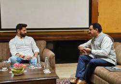 Union Minister of #MOFPI, Shri Chirag Paswan was called on by Mr Rakesh Swami, Group President- Corporate Affairs of Godrej Industries Ltd. & Associate Companies' in Mumbai today on the sidelines of Industry Roundtable Interaction. During the meeting, he discussed possible collaboration with the Ministry and congratulated the Hon'ble Minister on assuming charge as Union Minister.