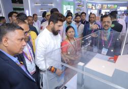 Union Minister Shri Chirag Paswan visited #MOFPIPavilion today, where he interacted with exhibitors & discussed latest innovations & developments in #foodprocessing sector. Hon'ble Minister's visit was seen as an encouraging gesture, showcased his support for sector's growth.