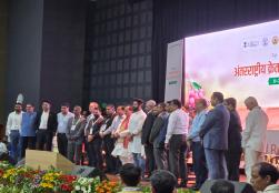 A powerful moment at #IBSM2025!   Hon'ble Union Minister MoFPI, Shri Chirag Paswan  with international buyers, highlighting Bihar’s agro and food processing potential on the global stage.    #FoodProcessing #MoFPI
