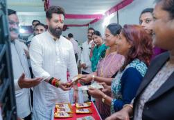 Union Minister of Food Processing Industries Shri Chirag Paswan inspected an exhibition of products prepared by beneficiaries of the #PMFMEScheme in Parbhani, Maharashtra. The #PMFME scheme is empowering women entrepreneurs and micro-food enterprises by providing local products with access to new markets and enhanced recognition. Through value addition, this initiative is imparting new momentum to 'Atmanirbhar Bharat' (Self-Reliant India) and the rural economy. #ProcessingForProsperity Union Minister of Food Processing Industries Shri Chirag Paswan inspected an exhibition of products prepared by beneficiaries of the #PMFMEScheme in Parbhani, Maharashtra. The #PMFME scheme is empowering women entrepreneurs and micro-food enterprises by providing local products with access to new markets and enhanced recognition. Through value addition, this initiative is imparting new momentum to 'Atmanirbhar Bharat' (Self-Reliant India) and the rural economy. #ProcessingForProsperity