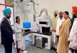 खाद्य प्रसंस्करण मंत्रालय (MOFPI) आगामी वित्तीय वर्ष में 100 नए खाद्य परीक्षण प्रयोगशालाओं की स्थापना करने की योजना बना रहा है। आज, महाराजा रणजीत सिंह तकनीकी विश्वविद्यालय, बठिंडा में एक अत्याधुनिक खाद्य परीक्षण प्रयोगशाला का उद्घाटन किया गया। ₹2.89 करोड़ की लागत से बनी इस प्रयोगशाला में ₹2.53 करोड़ की सब्सिडी MOFPI द्वारा दी गई है। यह प्रयोगशाला पंजाब के मलवा क्षेत्र में खाद्य गुणवत्ता और सुरक्षा मानकों को बढ़ावा देगी।