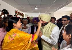 खाद्य प्रसंस्करण मंत्रालय (MOFPI) आगामी वित्तीय वर्ष में 100 नए खाद्य परीक्षण प्रयोगशालाओं की स्थापना करने की योजना बना रहा है। आज, महाराजा रणजीत सिंह तकनीकी विश्वविद्यालय, बठिंडा में एक अत्याधुनिक खाद्य परीक्षण प्रयोगशाला का उद्घाटन किया गया। ₹2.89 करोड़ की लागत से बनी इस प्रयोगशाला में ₹2.53 करोड़ की सब्सिडी MOFPI द्वारा दी गई है। यह प्रयोगशाला पंजाब के मलवा क्षेत्र में खाद्य गुणवत्ता और सुरक्षा मानकों को बढ़ावा देगी।