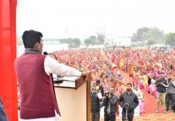 4000 से अधिक की उपस्थिति में जागरूकता, प्रशिक्षण और सिंगल क्लिक सीड कैपिटल ट्रांसफर श्री भरत सिंह कुशवाह, माननीय राज्य मंत्री, बागवानी और खाद्य द्वारा SHG सदस्य 23 जनवरी 2023 को विक्रांत विश्वविद्यालय ग्वालियर, मध्य प्रदेश में प्रसंस्करण, मध्य प्रदेश।