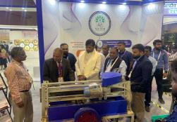 Union Minister Shri @PashupatiParas  visited the pavilion of @NIFTEM_Tnj at @worldfoodindia and interacted with the exhibitors there. He praised the contributions of the institute to providing new technologies.