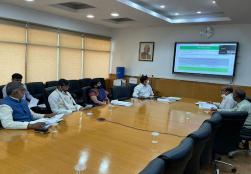 केंद्रीय मंत्री श्री पशुपति कुमार पारस एवं राज्यमंत्री श्री प्रहलाद सिंह पटेल की संयुक्त अध्यक्षता में वीडियो कांफ्रेंसिंग के माध्यम से हुई अंतर-मंत्रालयी अनुमोदन समिति की बैठक में PMKSY के तहत आने वाली एपीसी योजना के तहत 7 कृषि प्रसंस्करण क्लस्टरों परियोजनाओं मंजूरी दी गई।