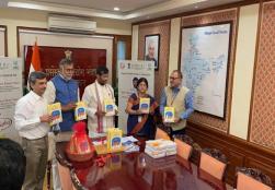 मंत्रालय व नाफेड के सहयोग द्वारा पीएमएफएमई की बेकरी उत्पाद श्रेणी में पहला ओडीओपी ब्रांड 'दिल्ली बेक्स' लॉन्च किया गया। केंद्रीय मंत्री श्री पशुपति कुमार पारस व राज्यमंत्री श्री प्रहलाद सिंह पटेल, सचिव श्रीमती पुष्पा सुब्रमण्यम, विशेष सचिव श्री मनोज जोशी और नाफेड के प्रबंध-निदेशक श्री संजीव कुमार चड्ढा की गरिमामयी उपस्थिति में इस ओडीओपी ब्रांड को लॉन्च किया गया ।