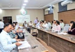 Union Minister of State for @MOFPI_GOI Shri @prahladspatel chaired a review meeting on the implementation of the Ministry's #PMKSY, #PLIScheme & #PMFMEScheme today at Collectorate in Chhattisgarh's Raipur.