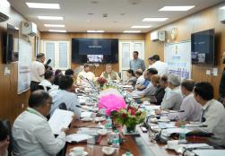 आज नई दिल्ली के पंचशील भवन में स्थित खाद्य प्रसंस्करण उद्योग मंत्रालय में केंद्रीय मंत्री श्री पशुपति कुमार पारस ने वर्ष 2023 की हिन्दी सलाहकार समिति की बैठक की अध्यक्षता की। बैठक में केंद्रीय राज्य मंत्री श्री प्रहलाद सिंह पटेल व केंद्रीय राजभाषा समिति के उपाध्यक्ष श्री भर्तृहरि महताब, राज्यसभा व लोकसभा के सांसद तथा गैर सरकारी सदस्य सहित अन्य राजभाषा अधिकारीगण भी शामिल हुए।