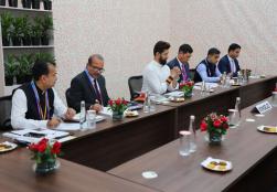 केंद्रीय #MOFPI मंत्री श्री चिराग पासवान ने आज नई दिल्ली के भारत मंडपम में @worldfoodindia के मौके पर फेयर एक्सपोर्ट्स (इंडिया) प्राइवेट लिमिटेड (LULU ग्रुप), पेप्सिको इंडिया और मोंडेलेज़ इंडिया के प्रतिनिधियों के साथ B2G बैठकें कीं। बैठक के दौरान, उन्होंने भारतीय खाद्य प्रसंस्करण क्षेत्र में निवेश की संभावनाओं, खरीद और व्यवसाय संचालन की सुविधा/व्यवसाय करने में आसानी पर चर्चा की।