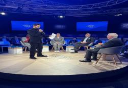 Union Minister of #MOFPI, Shri Chirag Paswan  addressed #WEF2025 session titled 'Breaking Down Food,' where he engaged with global leaders on unlocking the potential of food systems. The discussions focused on tackling challenges related to nutrition, hunger & sustainability.  #IndiaAtDavos2025 #WorldEconomicForum