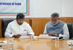 Union Minister of @MOFPI_GOI Shri Pashupati Kumar Paras chaired a meeting with Union Minister of State Shri Prahlad Singh Patel at Panchsheel Bhawan today, to review the curtain-raiser of #WorldFoodIndia2023, which will take place on March 10, 2023. Hon’ble Ministers were informed by senior officials of the Ministry, @ficci_india, @EY_India and @investindia on the preparations for the event.