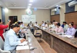 Union Minister of State for @MOFPI_GOI Shri @prahladspatel chaired a review meeting on the implementation of the Ministry's #PMKSY, #PLIScheme & #PMFMEScheme today at Collectorate in Chhattisgarh's Raipur.