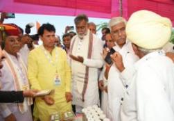 आज जोधपुर में आयोजित #MilletMahotsav के दौरान केंद्रीय राज्य मंत्री श्री @prahladspatel ने अपने सम्बोधन में मिलेट्स की महत्ता बताते हुए #Millet को पारंपरिक भोजन की उपाधि दी और उसे वैश्विक स्तर तक पहुंचाने की बात कही।   #WorldFoodIndia2023