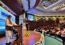 आज SUFALAM 2024 के आयोजन के दौरान केंद्रीय मंत्री श्री पशुपति कुमार पारस ने अपने सम्बोधन में कहा कि 'भारत का फूड प्रोसेसिंग क्षेत्र दुनिया के सबसे बड़े क्षेत्रों में से एक है, पिछले पाँच वर्षों में बाज़ार के आकार और राजस्व में अभूतपूर्व वृद्धि हुई है.. हमारा मंत्रालय इस क्षेत्र में उपलब्ध कई अवसरों के प्रति सचेत है और पूरी क्षमता से इसके विकास को आगे बढ़ा रहा है।'