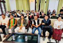 केंद्रीय खाद्य प्रसंस्करण उद्योग राज्य मंत्री श्री रवनीत सिंह बिट्टू ने आज अरुणाचल प्रदेश के 'जीरो' में मंत्रालय की योजना के लाभार्थियों के साथ एक बातचीत की। बैठक के दौरान माननीय मंत्री ने खाद्य प्रसंस्करण क्षेत्र को बढ़ावा देने के उद्देश्य से सरकार की विभिन्न पहलों पर चर्चा की। साथ ही स्थानीय खाद्य उद्यमियों के समक्ष आने वाली समस्याओं और सुझावों को सुना और #आत्मनिर्भर_भारत के निर्माण में उनके प्रयासों की सराहना की।