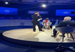 Union Minister of #MOFPI, Shri Chirag Paswan  addressed #WEF2025 session titled 'Breaking Down Food,' where he engaged with global leaders on unlocking the potential of food systems. The discussions focused on tackling challenges related to nutrition, hunger & sustainability.  #IndiaAtDavos2025 #WorldEconomicForum