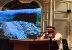 केंद्रीय खाद्य प्रसंस्करण उद्योग मंत्री श्री श्री चिराग पासवान ने आज मेघालय के ईस्ट खासी हिल्स ज़िले में प्रवास के दौरान ज़िला प्रशासन के साथ केंद्र प्रायोजित योजनाओं एवं प्रमुख कार्यक्रमों की प्रगति की व्यापक समीक्षा की।बैठक में क्षेत्रीय चुनौतियों, स्थानीय आवश्यकताओं तथा जमीनी स्तर पर क्रियान्वयन में तेजी लाने के उपायों पर विस्तार से चर्चा हुई।पूर्वोत्तर भारत के समग्र, समावेशी और तीव्र विकास के लिए केंद्र सरकार पूर्ण प्रतिबद्धता के साथ कार्य कर रही है।