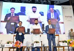 खाद्य प्रसंस्करण उद्योग मंत्री श्री चिराग पासवान ने 'स्वाद से समृद्धि' कॉफी टेबल बुक का अनावरण किया। इस किताब में खाद्य प्रसंस्करण योजना के लाभार्थियों की सफलता की 30 प्रेरणादायक कहानियाँ शामिल हैं, जो योजना के तहत उनकी हिम्मत, इनोवेशन और टिकाऊ आजीविका का जश्न मनाती हैं। खाद्य प्रसंस्करण उद्योग मंत्री श्री चिराग पासवान ने 'स्वाद से समृद्धि' कॉफी टेबल बुक का अनावरण किया। इस किताब में खाद्य प्रसंस्करण योजना के लाभार्थियों की सफलता की 30 प्रेरणादायक कहानियाँ शामिल हैं, जो योजना के तहत उनकी हिम्मत, इनोवेशन और टिकाऊ आजीविका का जश्न मनाती हैं।