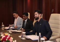 Union Minister of #MOFPI, Shri Chirag Paswan, held extensive discussions with Abu Dhabi Ports on accelerating the India-UAE Food Corridor project. The talks focused on strengthening policy cooperation, strategic interventions, and government support to drive this transformative initiative forward. The India-UAE Food Corridor aims to elevate food trade, boost agricultural exports, and enhance global food security.  #WorldFoodIndia2025 #ProcessingForProsperity
