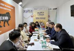  केंद्रीय मंत्री श्री पशुपति कुमार पारस ने आज मेगा फूड इवेंट #WorldFoodIndia2023 के दौरान ग्रीस के ग्रामीण विकास और खाद्य मंत्री HE श्री Eleftherios Avgenakis के साथ बैठक की। बैठक में उन्होंने फूड प्रोसेसिंग क्षेत्र के संभावित क्षेत्रों में सहयोग करने से संबंधित चर्चा की और @worldfoodindia में हिस्सा लेने के लिए प्रतिनिधिमंडल का धन्यवाद किया।