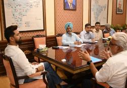 Union Minister of #MOFPI Shri Chirag Paswan  held a meeting with a delegation of the Irradiation Industries Association of India at Panchsheel Bhawan, New Delhi, today. During the meeting, discussions focused on the advancements in food irradiation technology and its potential benefits for the #foodprocessing sector.