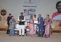 प्रधानमंत्री सूक्ष्म खाद्य प्रसंस्करण उद्यम योजना (पीएमएफएमई योजना) के तहत सर्वश्रेष्ठ प्रदर्शन करने वाले राज्यों को पुरस्कार