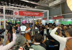 Union Minister of State Shri @prahladspatel ji met various entrepreneurs of the exhibition organized during the 15th #Annapoorna event and reviewed the food processed products of the entrepreneurs.