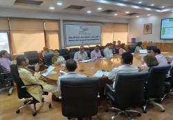  Union Minister of #MOFPI Shri @PashupatiParas chaired an Inter-Ministerial Empowered Committee (IMEC) meeting at Panchsheel Bhawan today to review the projects under #PMFMEScheme.  #AKAM #WFI2023 #IYM2023