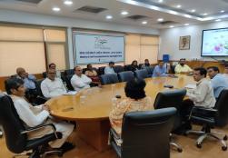 आज नई दिल्ली के पंचशील भवन में स्थित #MOFPI में #WorldFoodIndia2023 पर समीक्षा बैठक आयोजित हुई, जिसकी अध्यक्षता केंद्रीय मंत्री श्री पशुपति कुमार पारस ने की। बैठक के दौरान अगले माह आयोजित होने वाले मेगा फूड इवेंट #WFI2023 की तैयारियों पर चर्चा की गई।   बैठक में मंत्रालय के वरिष्ठ अधिकारियों तथा @ficci_india, @EY_India व @investindia के अधिकारियों ने इस इवेंट से जुड़ी जानकारी विस्तारपूर्वक साझा की और 'वर्ल्ड फूड इंडिया' से जुड़े अन्य विषयों पर वार्ता की।