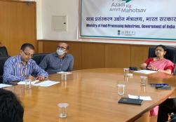 MOFPI Secretary, Smt. Anita Praveen chaired a meeting to review the progress of approved projects of the Mega Food Park scheme under the Pradhan Mantri Kisan Sampada Yojana.