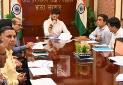 केंद्रीय मंत्री श्री चिराग पासवान ने आज नई दिल्ली के पंचशील भवन में #MOFPI के वरिष्ठ अधिकारियों के साथ आयोजित बैठक की अध्यक्षता की। बैठक में मंत्रालय की #PMKSY, #PMFME तथा #PLIScheme योजनाओं और मंत्रालय में चल रही 100 दिवसीय कार्य योजना की समीक्षा की गई।