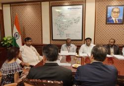 आज नई दिल्ली के पंचशील भवन में स्थित #MOFPI में ब्राजील के माटो ग्रोसो राज्य के गवर्नर HE श्री माउरो मेंडेस फरेरा सहित ब्राज़ील के अन्य प्रतिनिधिमंडल ने केंद्रीय मंत्री श्री @PashupatiParas से मुलाक़ात की। जिसके दौरान भारत और ब्राजील के लिए कृषि के क्षेत्र में सहयोग करने और इस संबंध में सर्वोत्तम पद्धतियों को साझा करने से संबंधित चर्चा की गई।  #SustainableFood