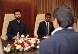 Union Minister of #MOFPI, Shri Chirag Paswan, held discussions with Abu Dhabi Food Hub in Dubai to establish a major food hub that will serve as a platform to showcase Indian products, enhance market linkages, and boost exports. This initiative marks a significant step towards expanding India’s presence in global food supply chains and fostering stronger trade partnerships.  #WorldFoodIndia2025 #ProcessingForProsperity