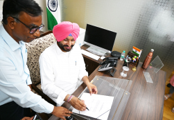 Union Minister Shri Ravneet Singh Bittu assumed charge as Minister of State for Food Processing Industries at Panchsheel Bhawan, New Delhi, today.