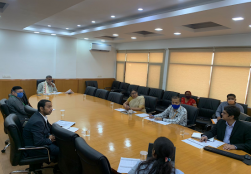 राज्य मंत्री श्री प्रहलाद सिंह पटेल जी की अध्यक्षता में मंत्रालय एवं इन्वेस्ट इंडिया के अधिकारियों के साथ हुई एक बैठक में देश-विदेश में खाद्य प्रसंस्करण क्षेत्र में हो रहे निवेश और इस दिशा में प्रगति पर चर्चा की गई। बैठक में राज्य मंत्री श्री प्रहलाद सिंह पटेल जी ने खाद्य प्रसंस्करण क्षेत्र में निवेश को बढ़ाने और विदेशी निवेशकों को और अधिक से अधिक आकर्षित करने पर जोर दिया।