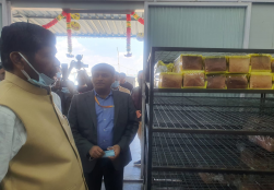 केंद्रीय मंत्री श्री पशुपति कुमार पारस जी ने मणिपुर दौरे पर इम्फाल में, प्रधानमंत्री किसान संपदा योजना (#PMKSY) की 'मेगा फू़ड पार्क योजना' के तहत स्थापित 'निलकुठि फ़ूड पार्क' में खाद्य प्रसंस्करण उद्योग के इकाइयों का जायज़ा लिया व कार्य पद्धति व कार्यप्रगति की समीक्षा की।