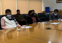 केंद्रीय मंत्री श्री पशुपति कुमार पारस व राज्य मंत्री श्री प्रहलाद सिंह पटेल जी की संयुक्त अध्यक्षता में इन्वेस्ट इंडिया के अधिकारियों के साथ एक समीक्षा बैठक हुई। बैठक में इंवेस्ट इंडिया के निवेश आधारित लक्ष्य निर्धारण और सुविधा डेस्क की गतिविधियों पर चर्चा की गई।