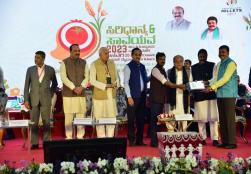 ब्रांड सीमी ने बाजरा और बाजरा पर अंतर्राष्ट्रीय व्यापार मेले में अपने बाजरा आधारित उत्पादों को लॉन्च किया ब्रांडिंग और मार्केटिंग के तहत 20 जनवरी 2023 को बेंगलुरु, कर्नाटक में ऑर्गेनिक्स  पीएमएफएमई योजना का घटक