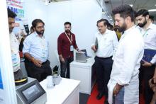 श्री चिराग पासवान, केंद्रीय मंत्री, #MOFPI ने आज निफ्टेम, कुंडली में आयोजित #SUFALAM2.0 का उद्घाटन किया। जिसके दौरान कार्यक्रम में उपस्थित इनोवेटर्स व उद्यमियों को संबोधित करते हुए कहा "यह स्टार्टअप कॉन्क्लेव इनोवेशन, कृषि-उद्यमिता एवं युवा भारत की आकांक्षाओं का संगम है" यह कार्यक्रम वर्तमान व प्रस्तावित #NIFTEM संस्थानों के समन्वय से एक भविष्योन्मुखी एवं वैश्विक स्तर पर प्रतिष्ठित खाद्य इकोसिस्टम को सशक्त बनाएगा। आइए हम सब मिलकर ऐसा भारत गढ़ें, जहाँ दुनिया के हर डाइनिंग टेबल पर कम से कम एक खाद्य उत्पाद मेड