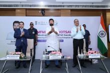 खाद्य प्रसंस्करण उद्योग के माननीय केंद्रीय मंत्री, श्री चिराग पासवान ने आज नई दिल्ली के वाणिज्य भवन में #PMFMEUdyamotsav का उद्घाटन किया। यह कार्यक्रम #PMFMEScheme के तहत 2,00,000 लोन मंज़ूरी के ऐतिहासिक पड़ाव का जश्न मनाने के लिए आयोजित किया गया था। इस मौके पर, उन्होंने हिस्सा लेने वाले सूक्ष्म उद्यमियों को इनोवेशन, वैल्यू एडिशन और उच्च गुणवत्ता वाले उत्पादों के निर्माण के ज़रिए अपने उद्यमों को नई ऊंचाइयों तक ले जाने के लिए प्रोत्साहित किया। #FoodProcessing खाद्य प्रसंस्करण उद्योग के माननीय केंद्रीय मंत्री, श्री चिराग पासवान ने आज नई दिल्ली के वाणिज्य भवन में #PMFMEUdyamotsav का उद्घाटन किया। यह कार्यक्रम #PMFMEScheme के तहत 2,00,000 लोन मंज़ूरी के ऐतिहासिक पड़ाव का जश्न मनाने के लिए आयोजित किया गया था। इस मौके पर, उन्होंने हिस्सा लेने वाले सूक्ष्म उद्यमियों को इनोवेशन, वैल्यू एडिशन और उच्च गुणवत्ता वाले उत्पादों के निर्माण के ज़रिए अपने उद्यमों को नई ऊंचाइयों तक ले जाने के लिए प्रोत्साहित किया। #FoodProcessing