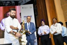 श्री चिराग पासवान, केंद्रीय खाद्य प्रसंस्करण उद्योग मंत्री ने #PMFMEConclave2026 के दौरान अपने संबोधन में #PMFME लाभार्थियों की प्रेरणादायक सफलता की कहानियों को साझा किया, जो नवाचार, उद्यमिता और आत्मनिर्भरता के नए उदाहरण प्रस्तुत कर रहे हैं। उन्होंने #ViksitBharat के संकल्प के साथ प्रसंस्कृत खाद्य पदार्थों में शुद्धता, सुरक्षा और पोषण पर जोर दिया। उनका उद्देश्य लोगों की सोच बदलना और यह सुनिश्चित करना है कि प्रसंस्कृत खाद्य पदार्थ भी सुरक्षित और स्वास्थ्यवर्धक हों। उनका विज़न स्पष्ट है—“दुनिया की हर थाली में