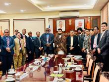 भारत सरकार के माननीय खाद्य प्रसंस्करण उद्योग मंत्री चिराग पासवान और फिजी के माननीय बहु-जातीय मामलों और चीनी उद्योग मंत्री चरण जीत सिंह और फिजी के माननीय कृषि और जलमार्ग मंत्री तोमासी टुनाबुना के बीच खाद्य प्रसंस्करण क्षेत्र में द्विपक्षीय बैठक हुई।  चर्चा में संस्थागत सहयोग को मजबूत करने, कृषि-खाद्य मूल्य श्रृंखलाओं में वैल्यू एडिशन बढ़ाने और वैश्विक खाद्य प्रसंस्करण इकोसिस्टम में व्यापार और निवेश के नए रास्ते तलाशने पर ध्यान केंद्रित किया गया।