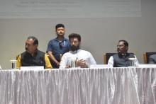  श्री चिराग पासवान, केंद्रीय खाद्य प्रसंस्करण उद्योग मंत्री ने तेजपुर विश्वविद्यालय, असम में #PMFMEScheme के अंतर्गत स्थापित इन्क्यूबेशन सेंटर का उद्घाटन किया। यह अत्याधुनिक सेंटर युवाओं, स्टार्टअप्स, स्वयं सहायता समूहों (SHGs) और उद्यमियों को आधुनिक फूड प्रोसेसिंग सुविधाएँ उपलब्ध कराएगा। इसके माध्यम से स्थानीय कृषि उत्पादों को मूल्य संवर्धन के साथ नए बाज़ारों तक पहुँचाने का मार्ग प्रशस्त होगा। साथ ही यह पहल युवाओं, स्टार्टअप्स, #SHGs और उद्यमियों के लिए नवाचार और उद्यमिता के नए अवसर सृजित करेगी।